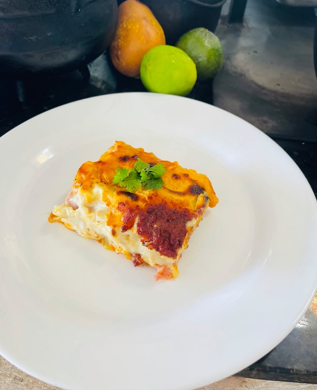 Prato de carne com guarnições
